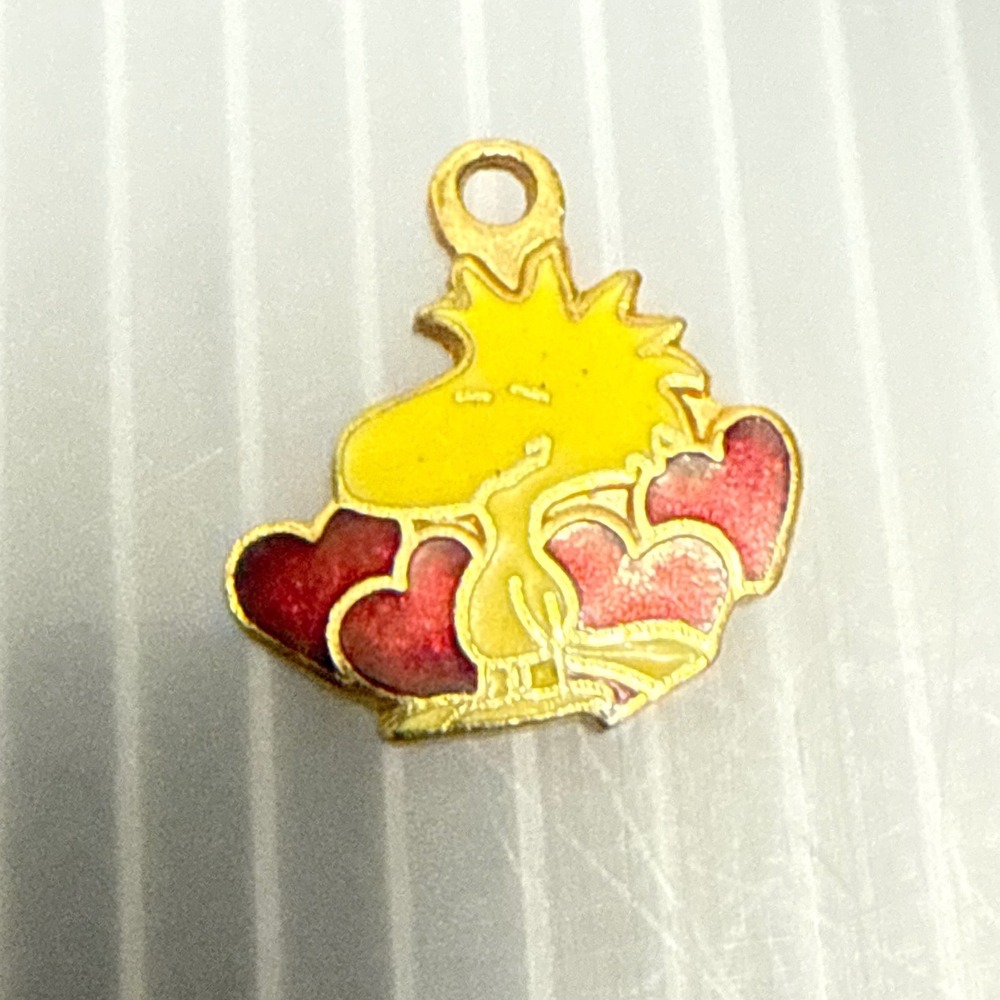 United Feature Woodstock Charm Yellow Peanuts Heart Enamel Vintage Y2K